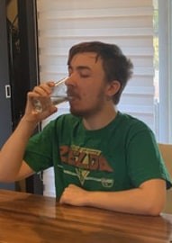 每卖一份喝一杯水